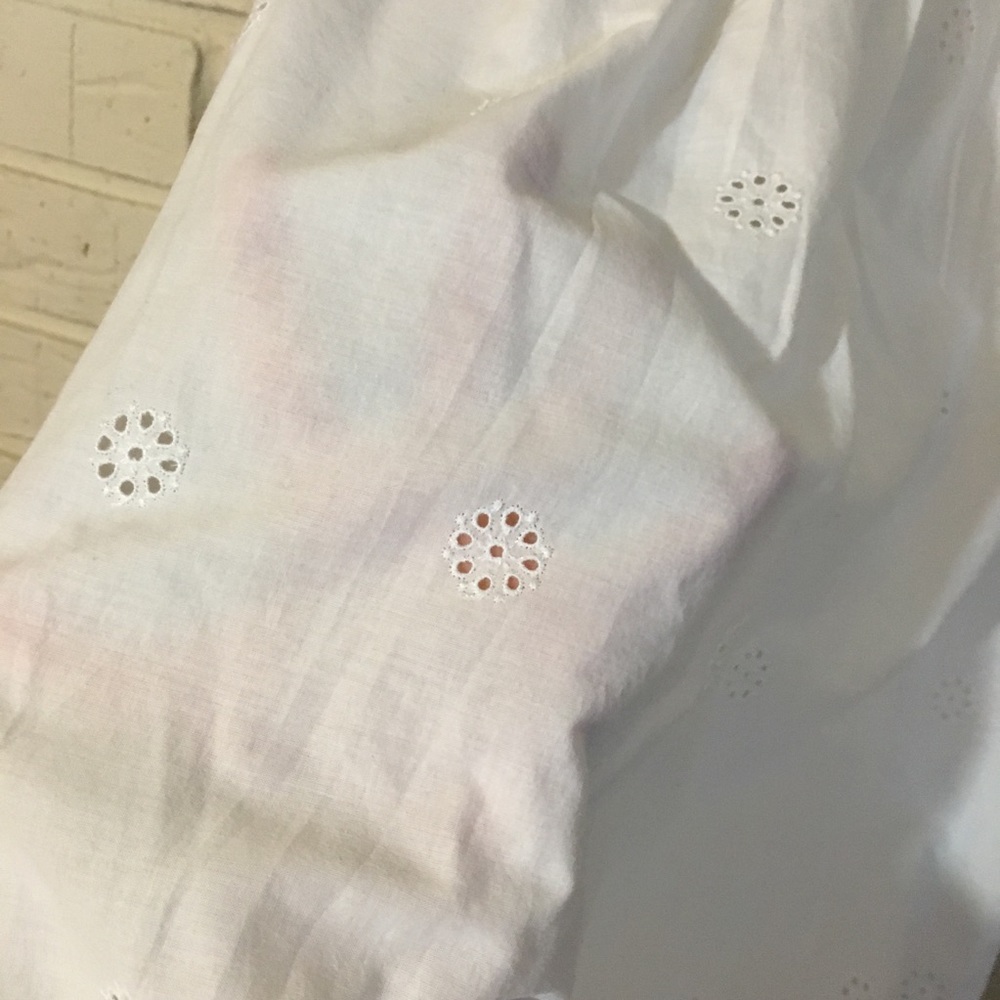 NWOT Gap Maternity - white eyelet top - Picture 3 of 4